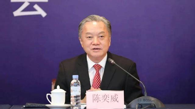 皇冠代理管理端_广东通报!原厅长陈奕威皇冠代理管理端,多次在公司内部食堂接受宴请,饮用茅台等高档酒水