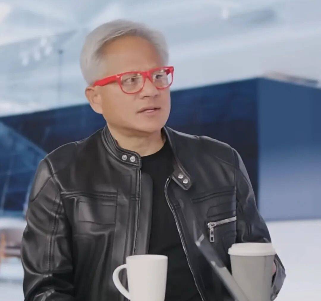 皇冠信用盘怎么租_中国造不出AI芯片皇冠信用盘怎么租?落后美国两三年?黄仁勋:中国现在只差我们“几纳秒”