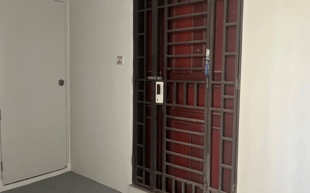 信用網如何申请_新加坡现双尸案:父亲成白骨信用網如何申请,剑桥博士女儿疑饿死,一家来自东北