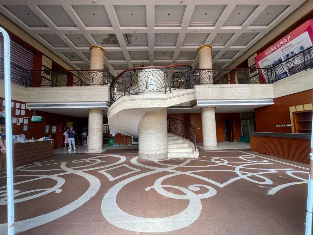 皇冠信用网足球代理_3256平米别墅288万起拍皇冠信用网足球代理，单价不到900元，内景配置曝光，目前0人报名；拍卖商回应：在开发商名下，想通过拍卖吸引更多人参与