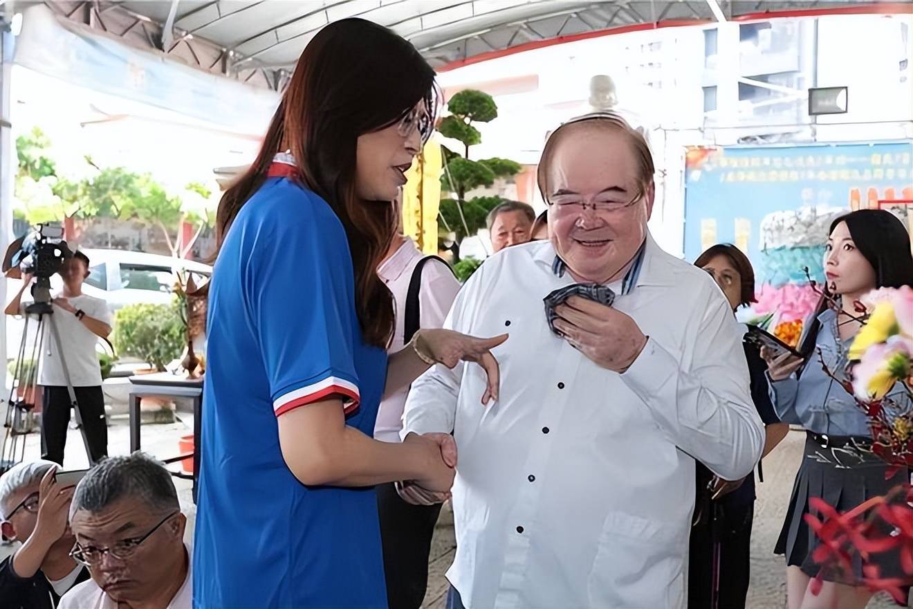 皇冠信用网登2代理_国民党爆发“大地震”皇冠信用网登2代理，朱立伦将率211人集体辞职，剑指郑丽文？