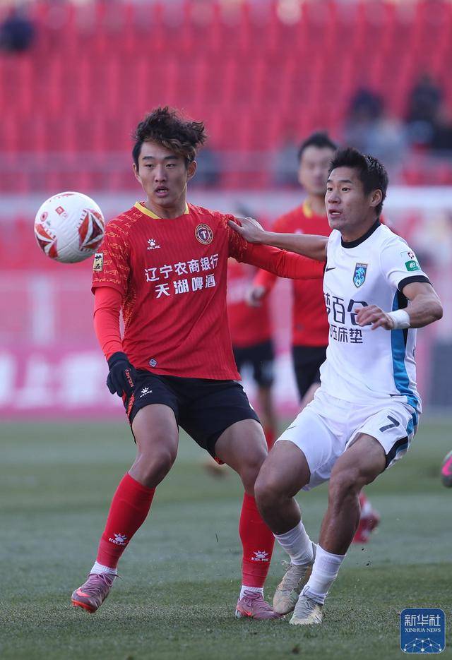 皇冠信用網怎么租
_中甲：辽宁铁人队冲超成功