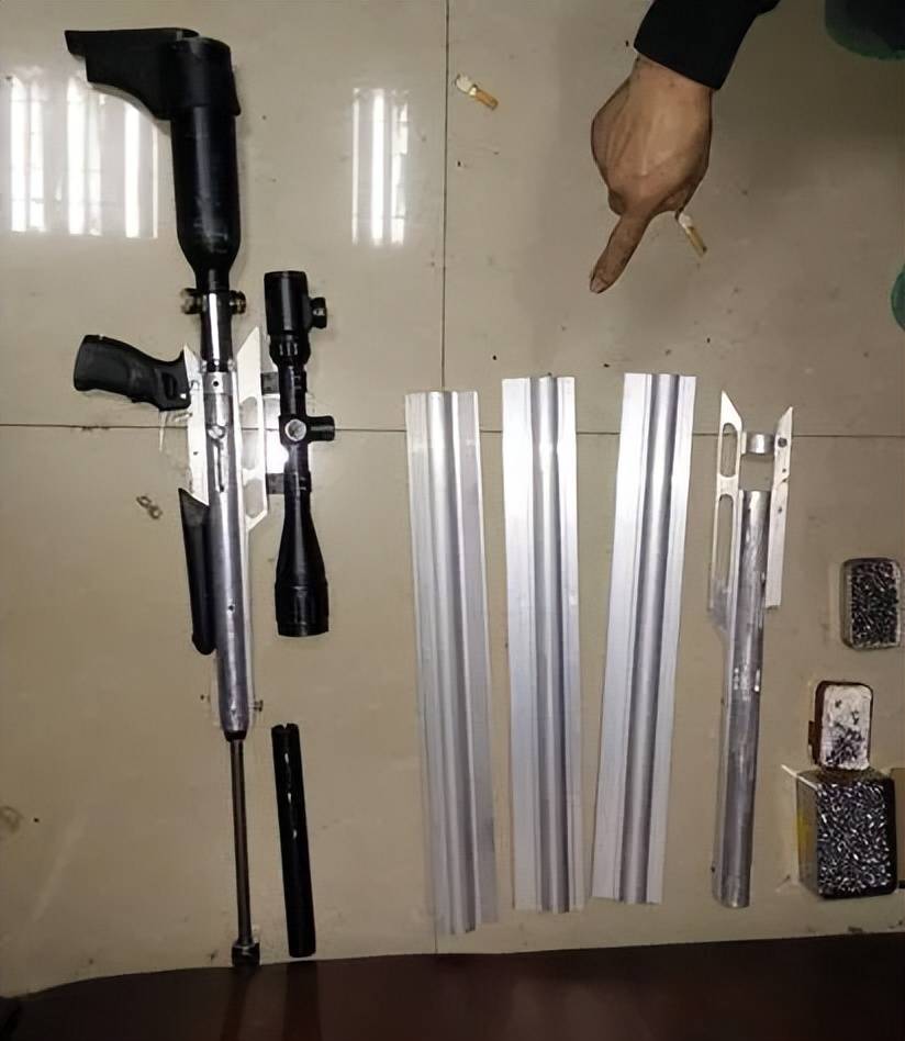 皇冠信用网代理
_头部中弹！近日安徽18岁男孩深夜遭遇枪击皇冠信用网代理
，枪是从哪来的？